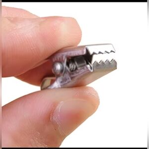 10 Hanging Clip Hooks For Retail  NIP